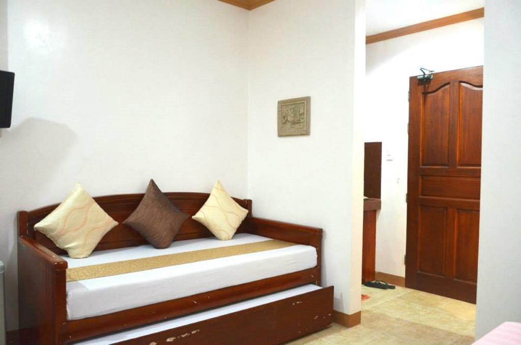 Casa D' Estrella Apartelle Balabag  Δωμάτιο φωτογραφία