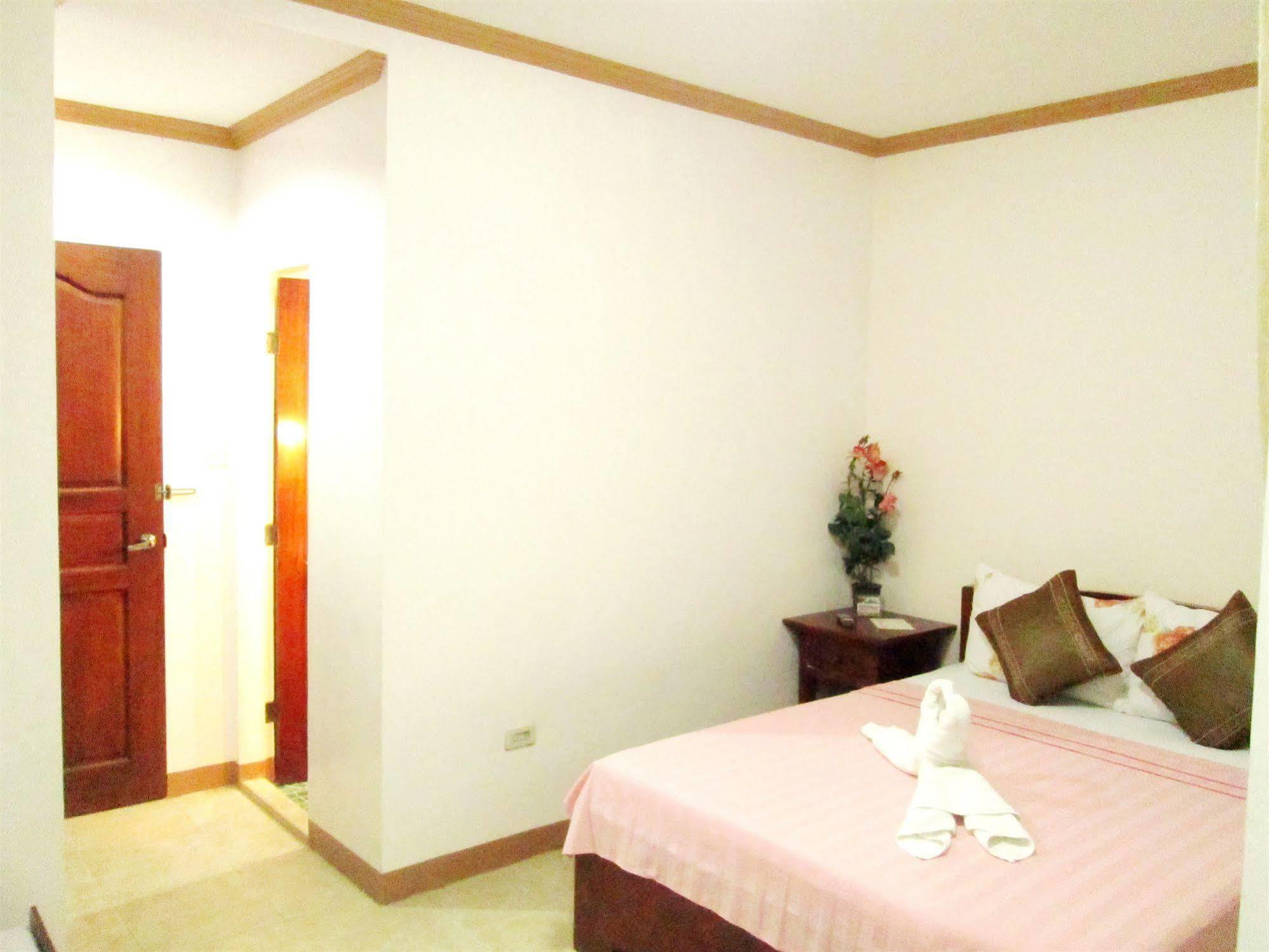 Casa D' Estrella Apartelle Balabag  Εξωτερικό φωτογραφία