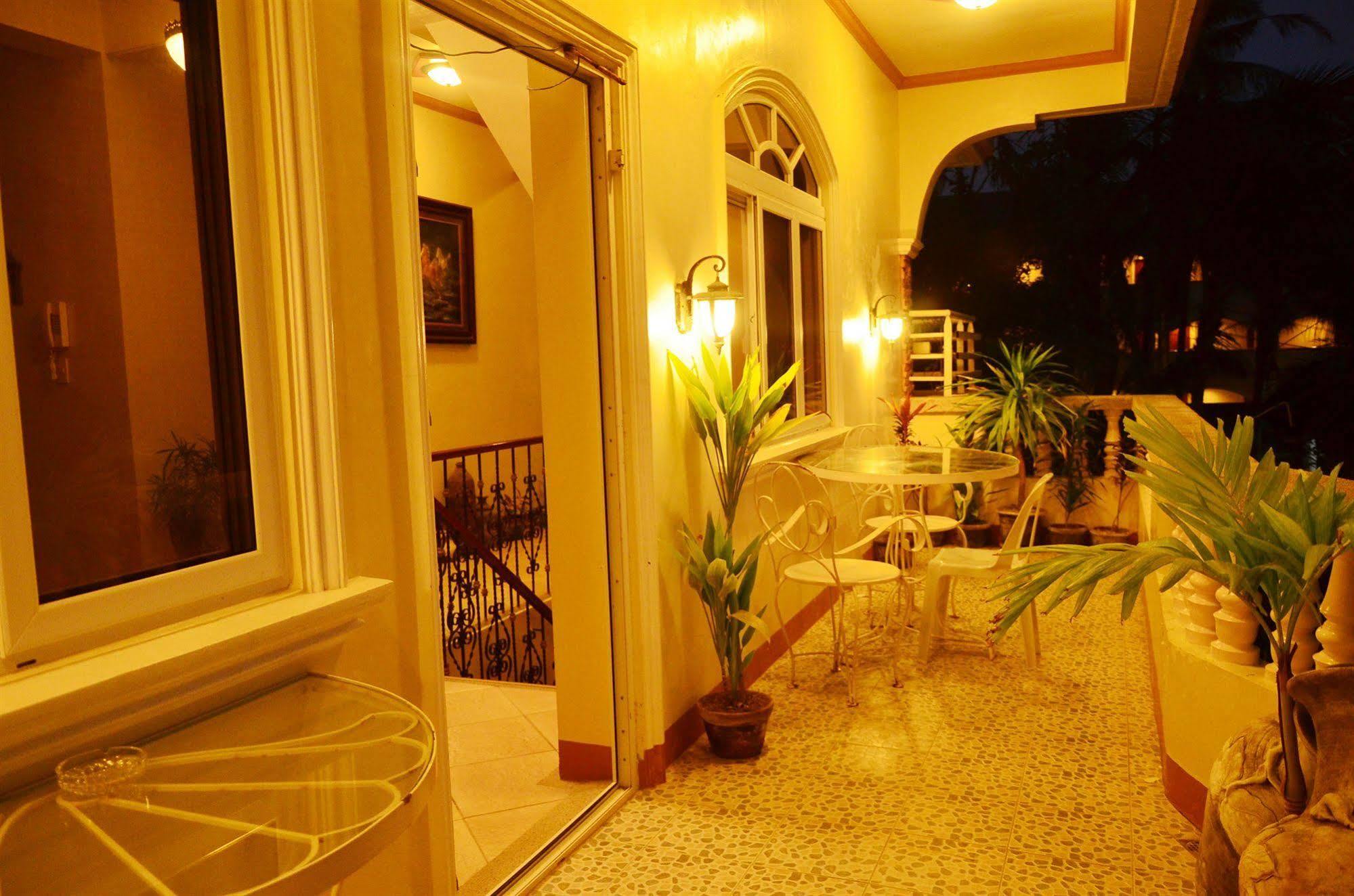 Casa D' Estrella Apartelle Balabag  Εξωτερικό φωτογραφία